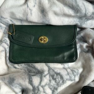 Vintage Coach turn lock Case Bottle Green style 7171